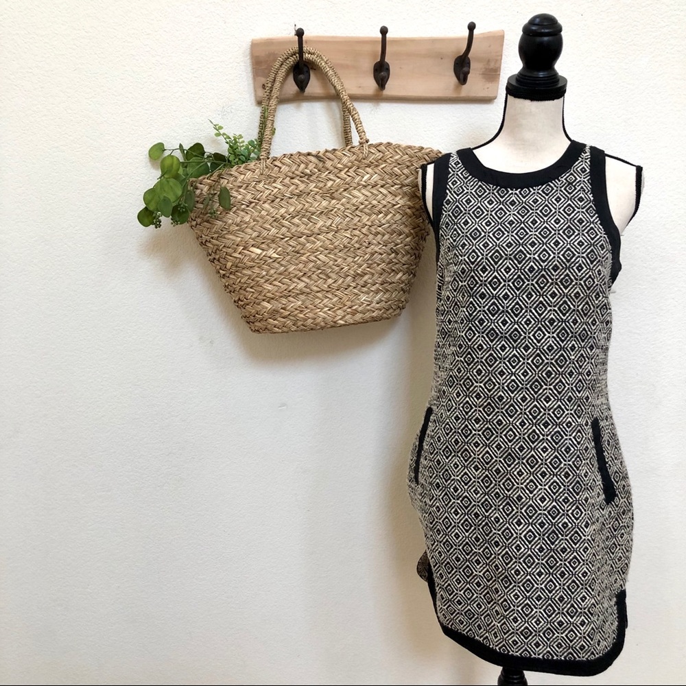 Banana republic sleeveless Aztec prints dress sz 6